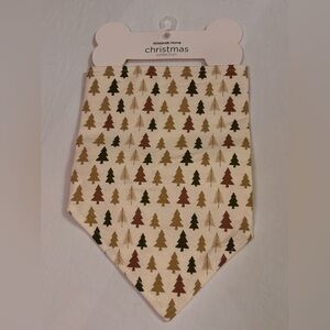 KIRKLAND’S HOME CHRISTMAS COLLECTION Christmas Tree Pattern Pet Bandana 22”x10”